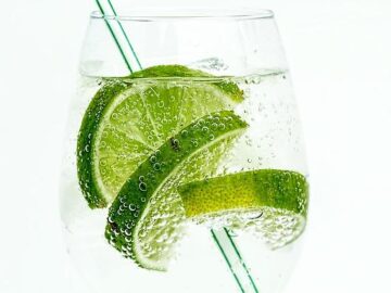 Easy Cocktail Recipes: Crafting Refreshing Drinks!